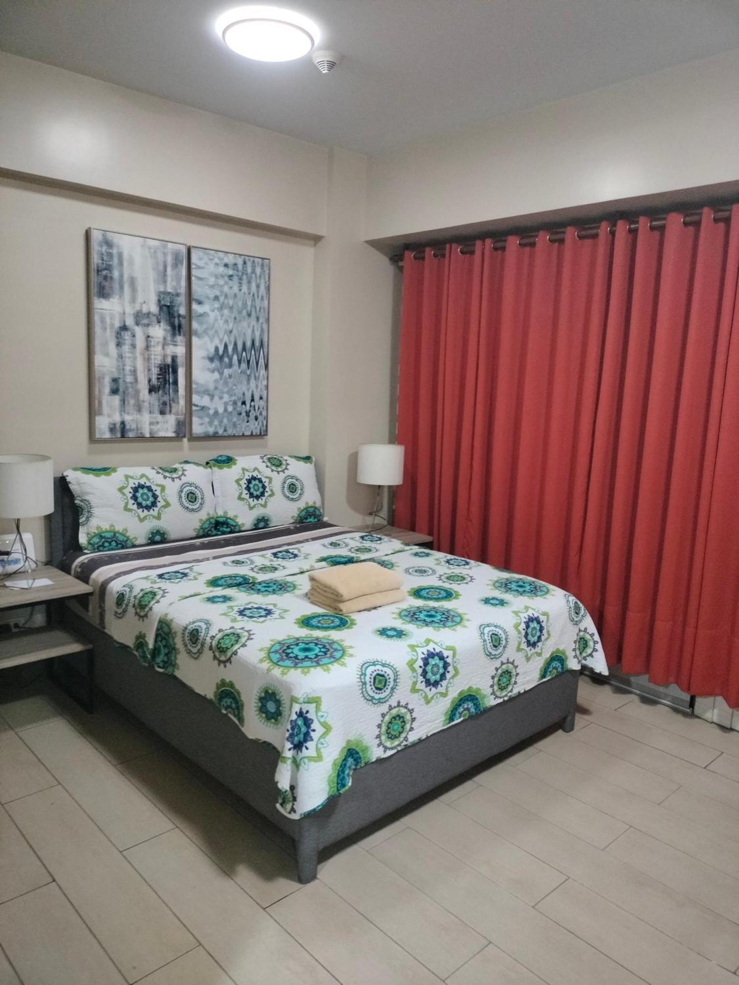 Condotel Near Airport Pasay Bagian luar foto