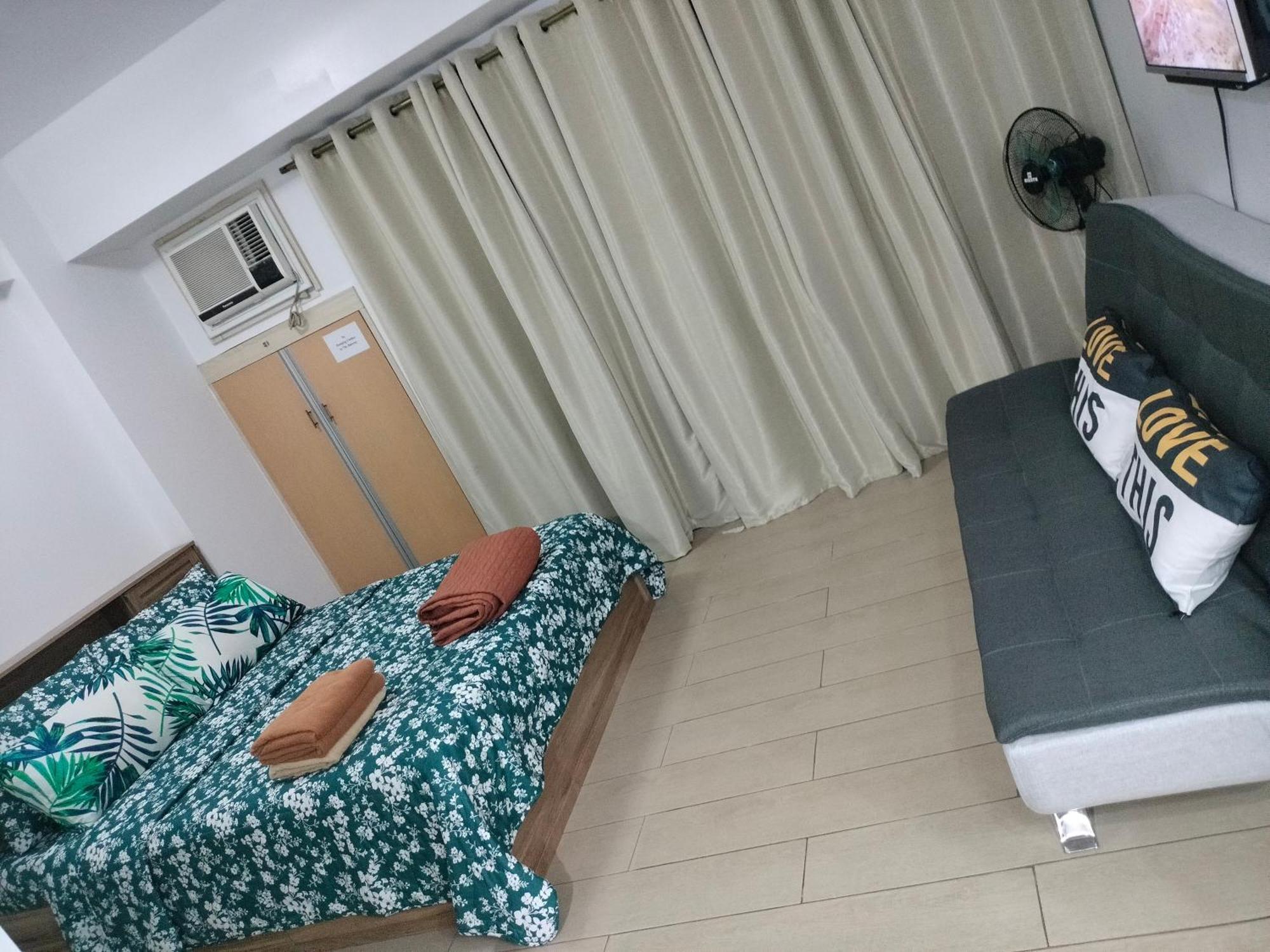 Condotel Near Airport Pasay Bagian luar foto